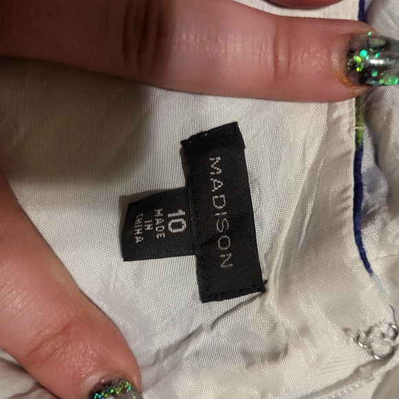 Lovely fluffy dress - Picture 7 of 9